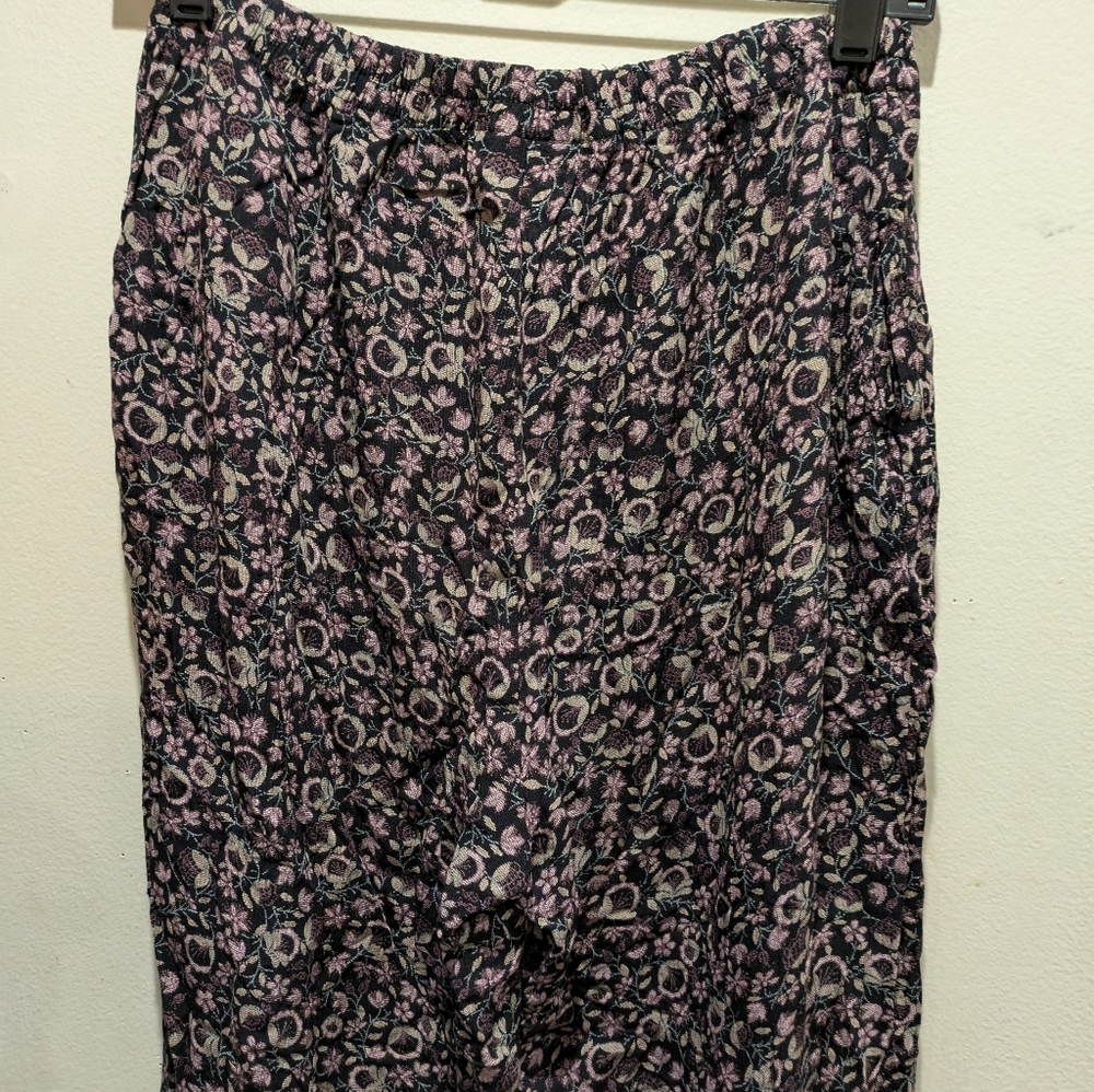 Petite Sophisticate Black and Pink Floral Pants Size 6p - Picture 6 of 6